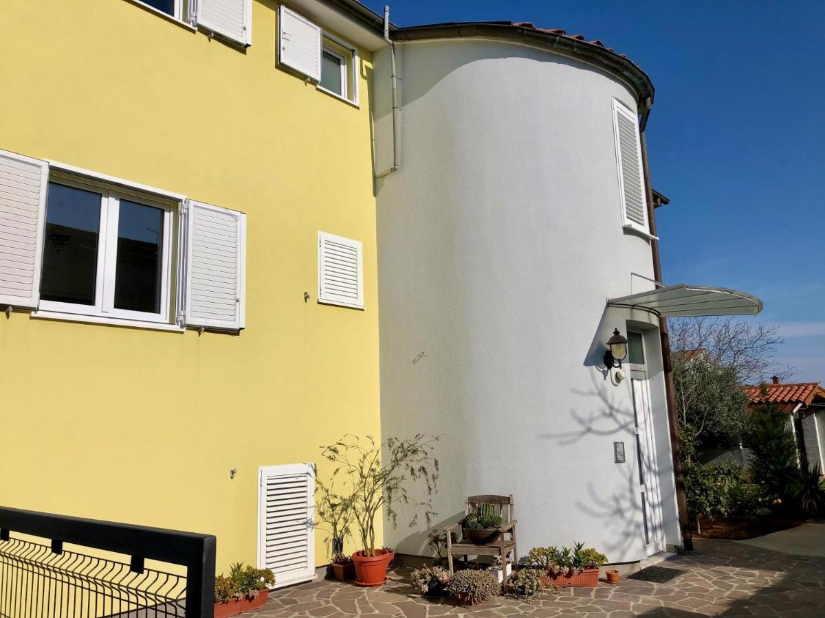 Ferienwohnung Goldfinch Estate Banjole Exterior foto