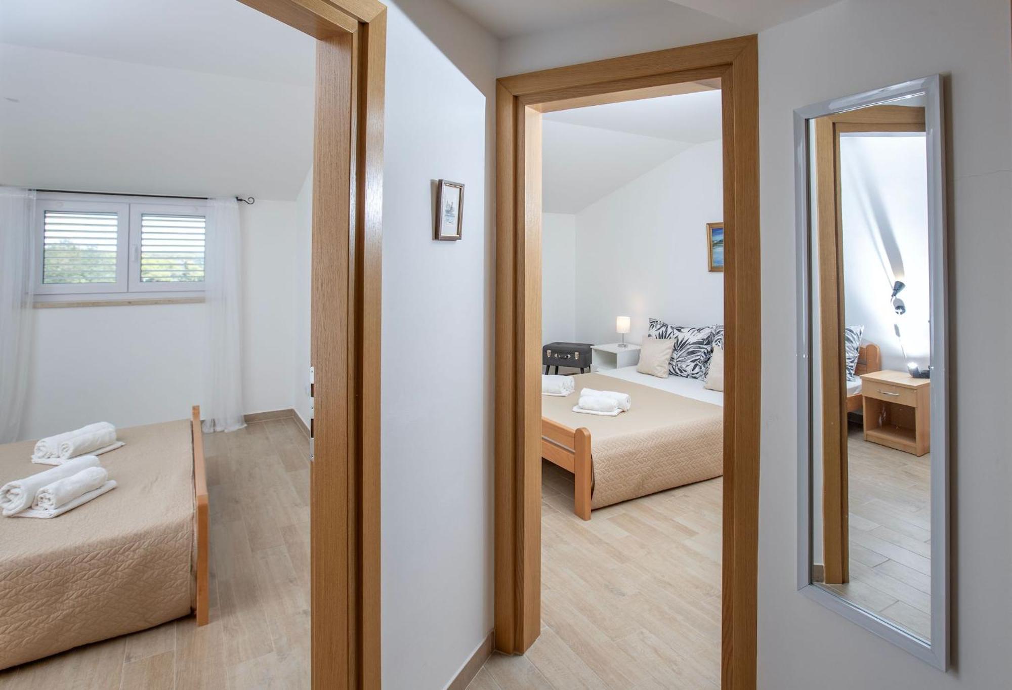 Ferienwohnung Goldfinch Estate Banjole Zimmer foto